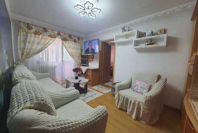 Apartament cu 2 camere semidecomandat în Km 4-5