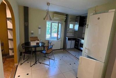 Apartament cu 3 camere decomandat, mobilat în Girocului