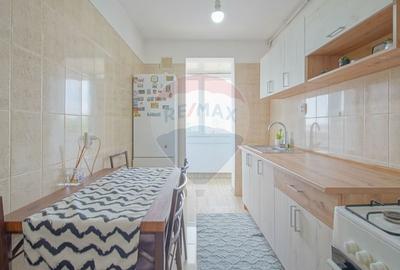 Apartament cu 2 camere decomandat, mobilat în Tractorul