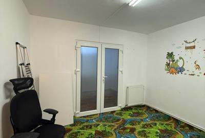 Apartament cu 3 camere în Zorilor