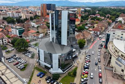 Birou, de 1,500.00 mp, în Central