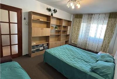Apartament cu 3 camere decomandat, mobilat în Tomis II