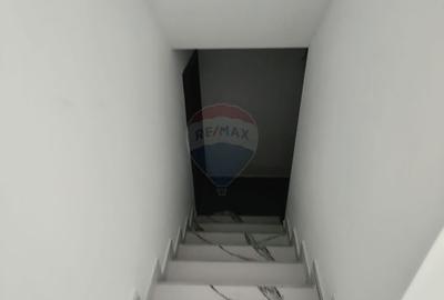 Apartament cu 5 camere de vânzare în zona Precista - 10