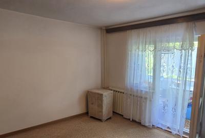 De vanzare - Apartament decomandat Zona Maior Bacila - 2