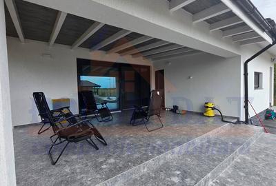 Vila Butimanu, locatie excelenta pentru locuit permanent sau casa vacant - 3