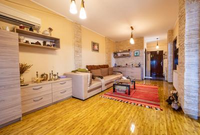 Apartament cu 3 camere semidecomandat, mobilat în Bucureștii Noi