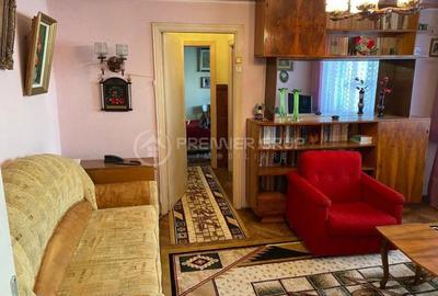 Apartament cu 3 camere în Podu Roș