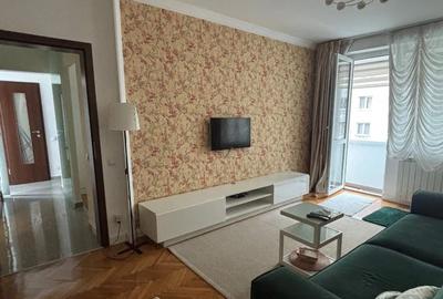 Apartament cu 3 camere decomandat în Tineretului