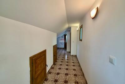 Cladire 672 mp + teren 1092 mp de inchiriat, Campina - 15