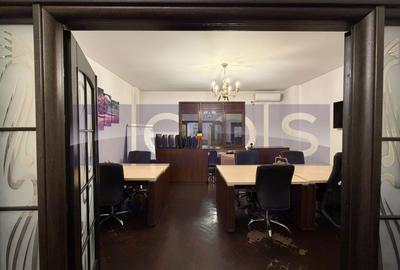 Apartament cu 3 camere semidecomandat în Grădina Icoanei