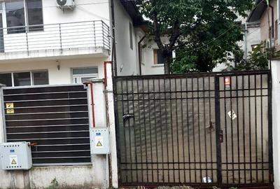 Casă cu 6 camere în Unirii
