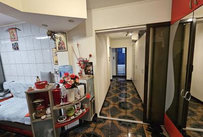 Apartament cu 3 camere decomandat, mobilat în Fizicienilor