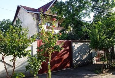 Casă individuală cu 6 camere în Bucureștii Noi