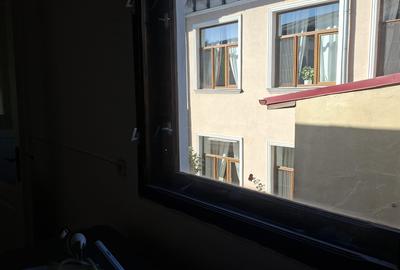 Apartament cu farmec interbelic, în vila , cu acces separat și pod mansardabil - 1