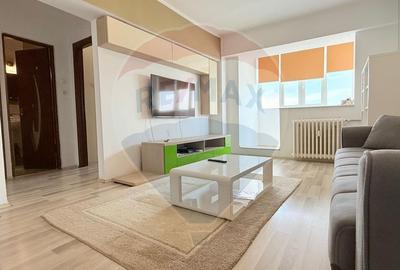 Apartament cu 3 camere semidecomandat, mobilat în Apărătorii Patriei