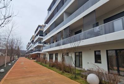 Apartament cu 2 camere decomandat, mobilat în Central