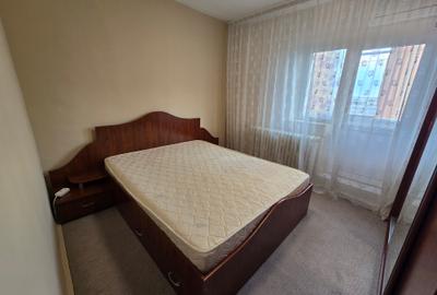 Apartament cu 3 camere decomandat în Mărgeanului