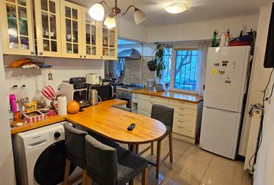 Apartament cu 3 camere decomandat, mobilat în Unirii