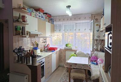 Apartament cu 2 camere decomandat, mobilat în Central