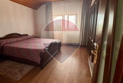 Casă / Vilă cu 8 camere de vânzare în Suceava - 30