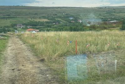Teren agricol extravilan de 1470 mp, în Câmpenești