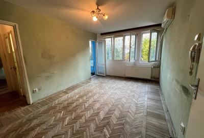 Apartament cu 2 camere semidecomandat în Vatra Luminoasă