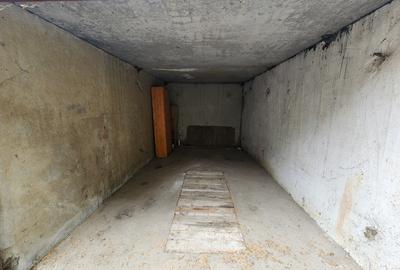 Închiriez apartament cu 3 camere și garaj - 9