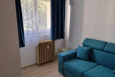 Apartament cu 3 camere decomandat în Titan
