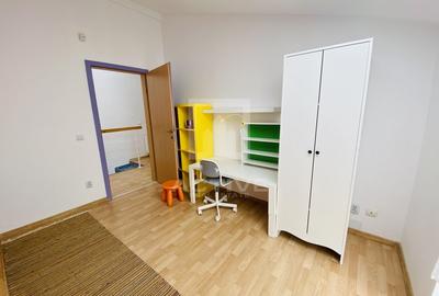 Vila Cu curte proprie || strada privata - 11