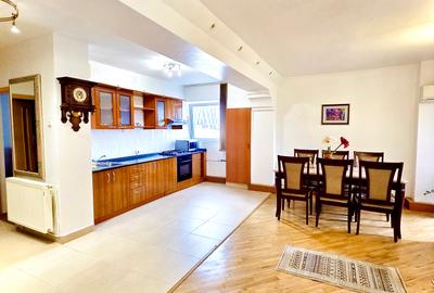 Apartament cu 3 camere decomandat în Centrul Civic