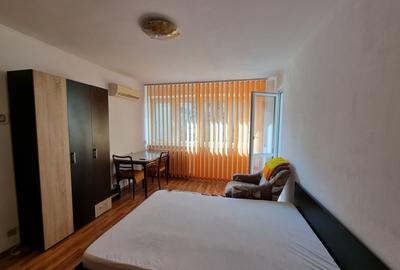 Apartament cu 2 camere semidecomandat, mobilat în Drumul Taberei