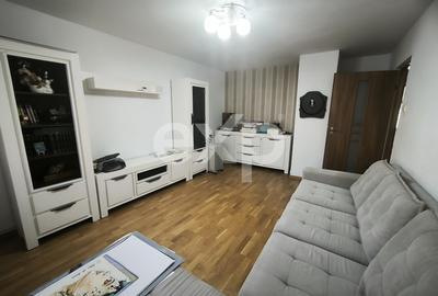 Apartament cu 4 camere decomandat în Eremia