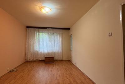 Apartament cu 2 camere decomandat în Crângași