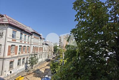 De vânzare apartament 3camere - str. Plantelor - central - 20