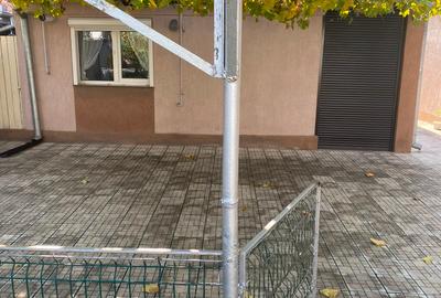 Casa 4 camere - Ovidiu - 130.000 euro negociabil (cod E11+E12) - 5