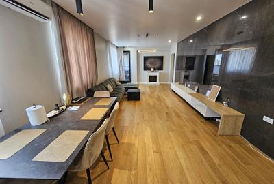 Apartament cu 3 camere semidecomandat în Berceni