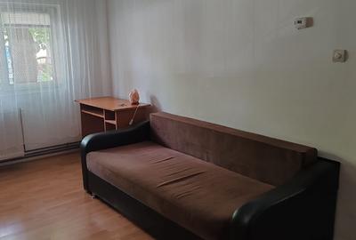 INCHIRIERE O CAMERA INTR-UN APARTAMENT DE 3 CAM  BERCENI- RESITA - 3