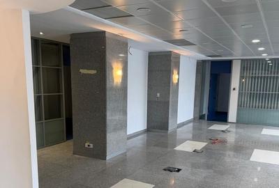 Spatiu comercial parter Notariat Cabinete Medicale Banca - 2