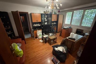 Apartament cu 3 camere semidecomandat în Drumul Taberei