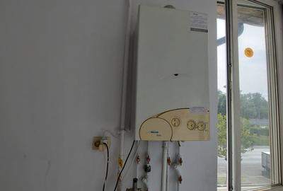Vanzare 3 sau 4 camere in vila robustă Cotroceni la etajul 1, intrare separată - 13