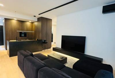 Apartament cu 3 camere semidecomandat, mobilat în Ultracentral