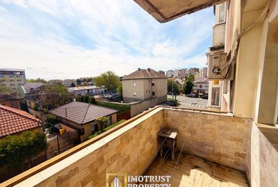Apartament cu 3 camere semidecomandat în Aurel Vlaicu