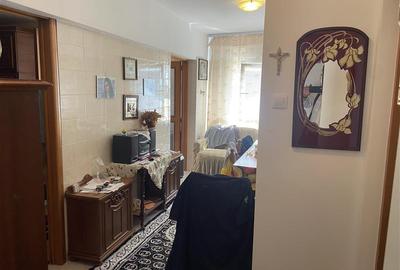 Apartament 2 camere , zona ultracentrala - Piata Moldovei , et 2 , decomandat , - 6