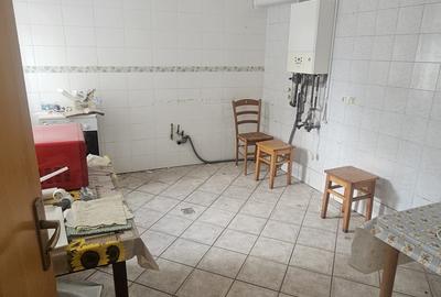 Domenii Inchiriez casa singur in curte 4 cam 4 bai curte libera 150 mp centala g - 7