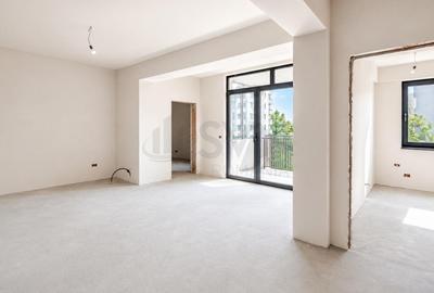 Apartament cu 3 camere semidecomandat în Ștefan cel Mare