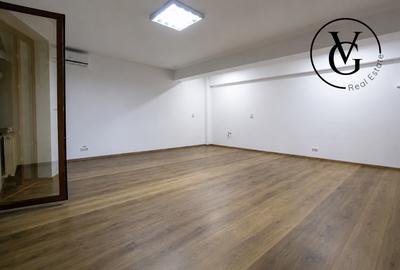 Birou, de 55.00 mp, în Tomis II