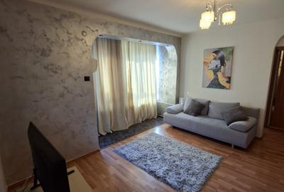Apartament cu 2 camere semidecomandat, mobilat în Calea București