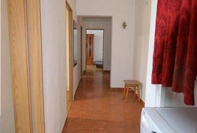 Apartament 3 camere etaj intermediar ,zona  Judetean - 17