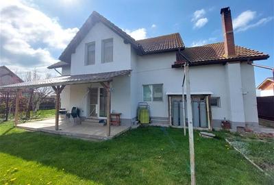 Casă individuală cu 5 camere în Sânmihaiu German