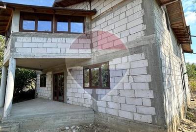 Vanzare Vila la gri Teren 800mp Lacul Mostistea - 16